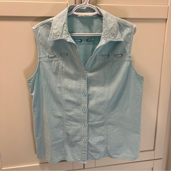 Tops - Vintage TRADITION Country Collection Light Blue Sleeveless Button Down Shirt